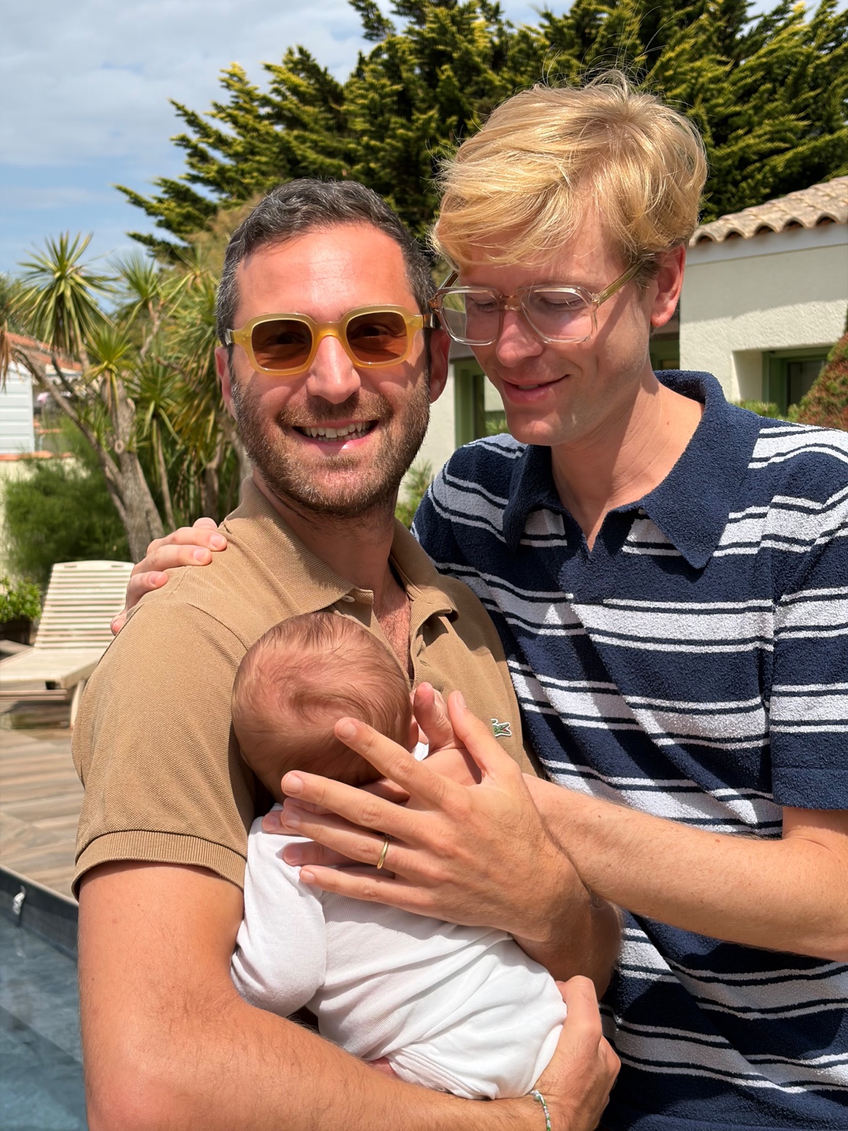 Los padres de Berlioz con su hijo
